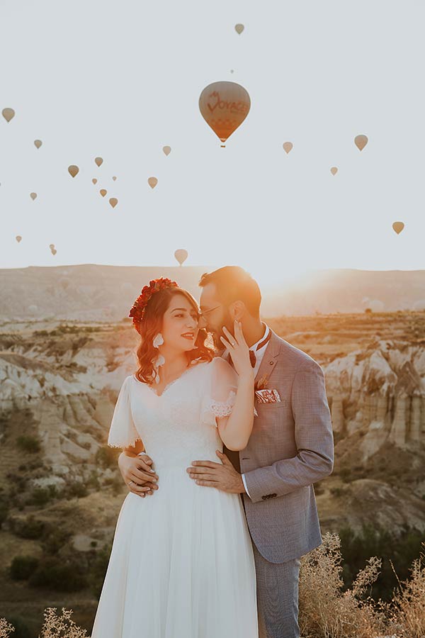 Kapadokya Balon düğün dış çekim, kapadokya gün doğumu balon gelin damat dış çekim, gelinbaşı, gelin makyajı, Kapadokya düğün fotoğraçısı, düğün albümü (8)